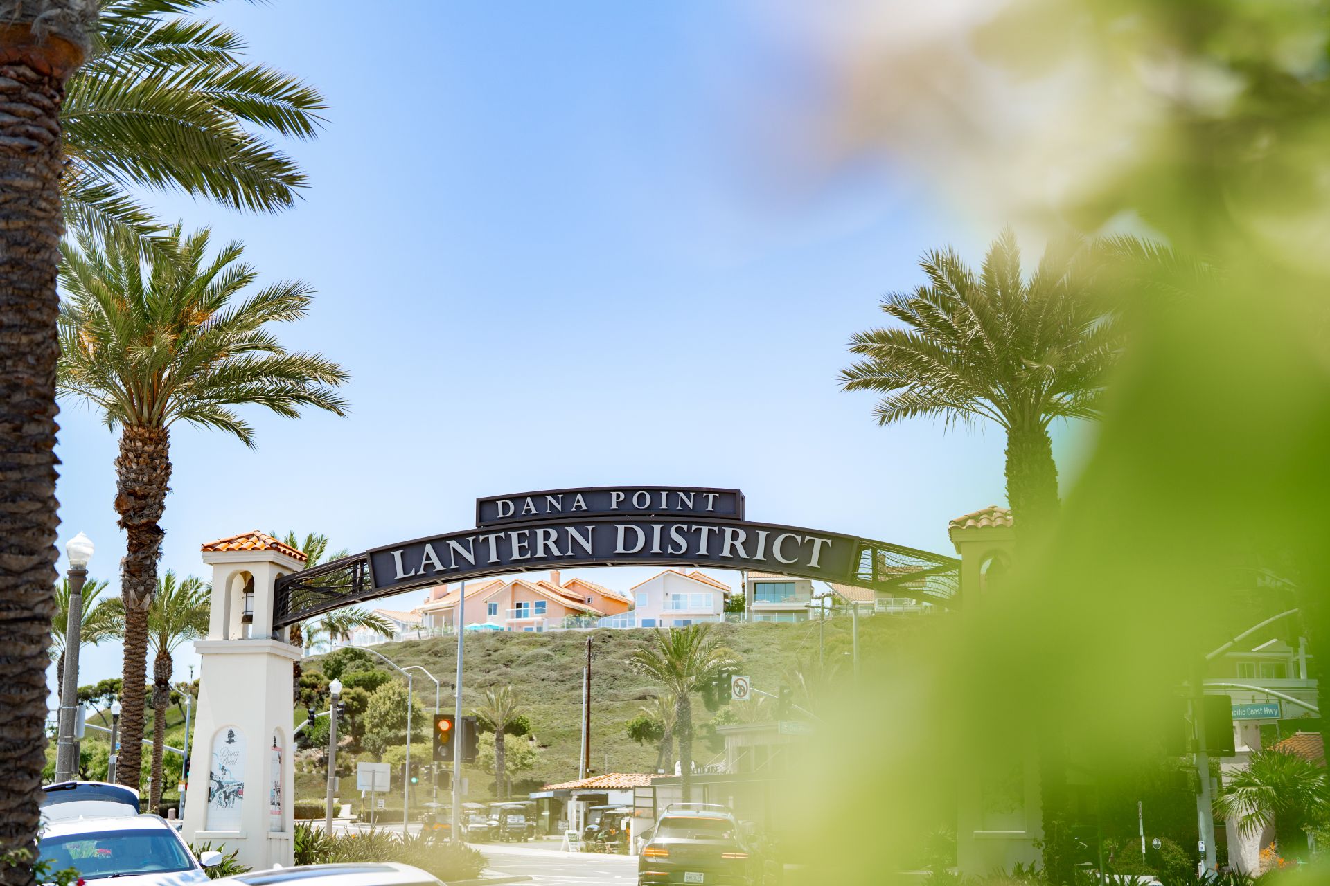 An image of the Dana Point Lantern District gate, where the financial advisors Three Points Wealth Planners have their offices.